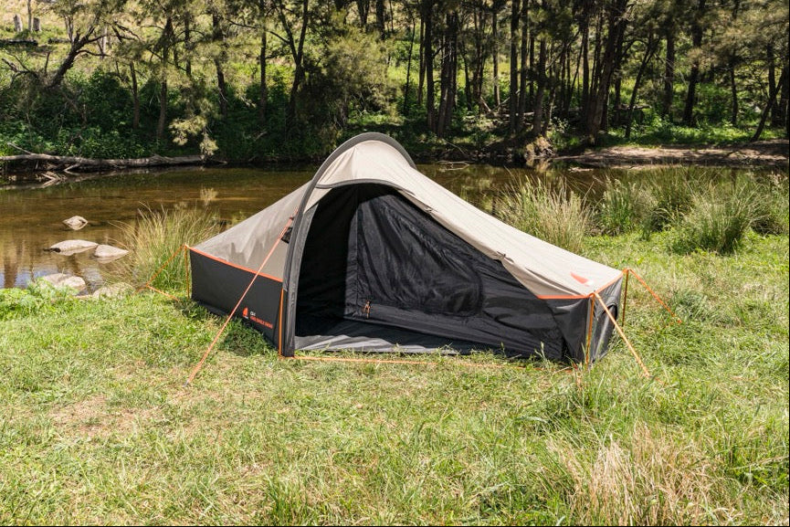 ROOMY, BREATHABLE INTERIOR