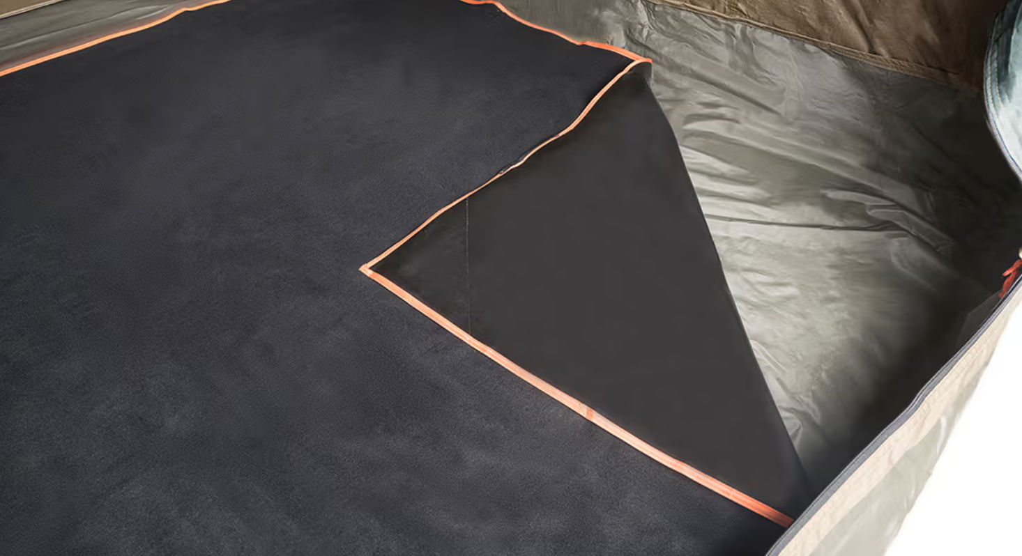 EASY TO CLEAN AND LIGHTWEIGHT